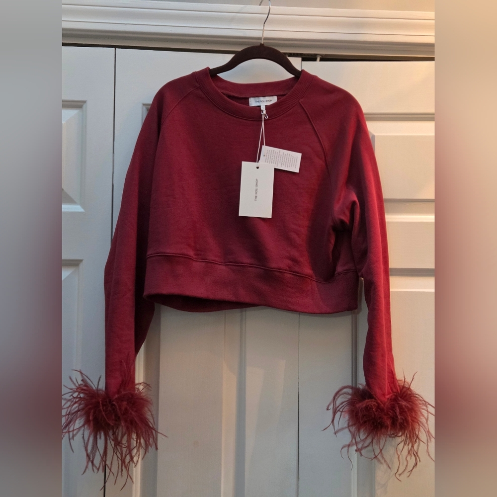 NWT The Noli Shop Cropped Sweatshirt